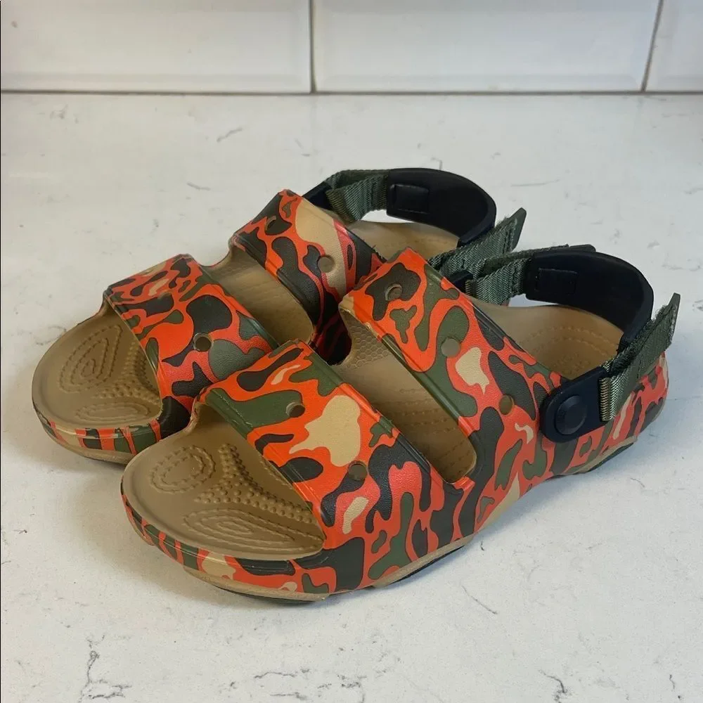 CROCS CLASSIC ALLTERRAIN CAMO SANDAL Kids Orange Camo Strap Sandals SZ Junior 3